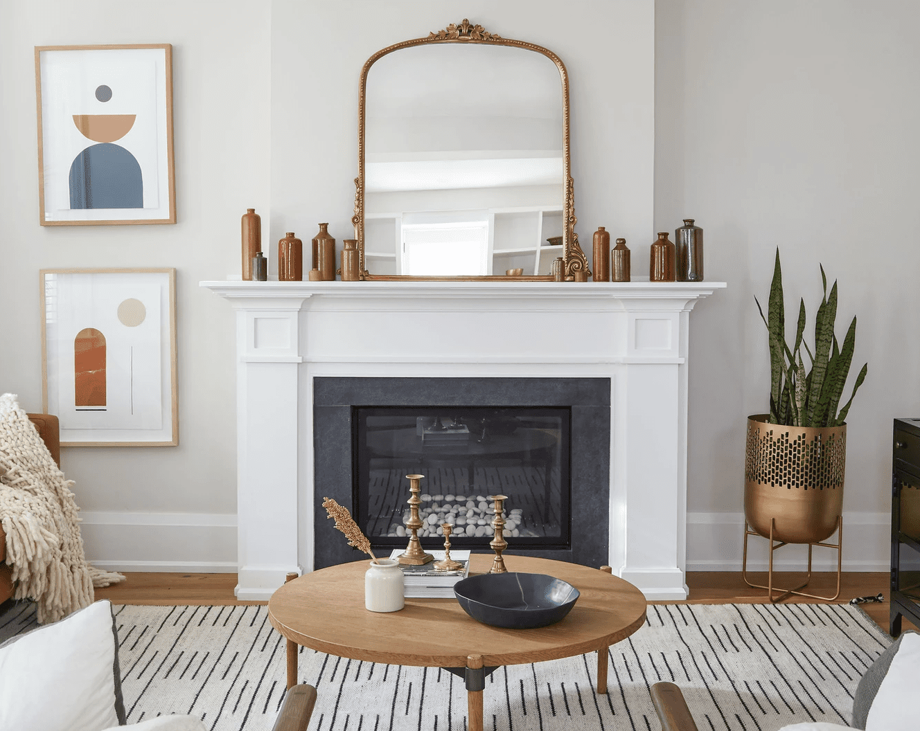 Read more about the article What to Put above Fireplace: Stunning Decor Ideas